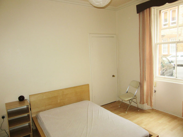  Image of 2 bedroom Flat to rent in Milton Street Edinburgh EH8 at Abbeyhill Edinburgh Edinburgh, EH8 8HD