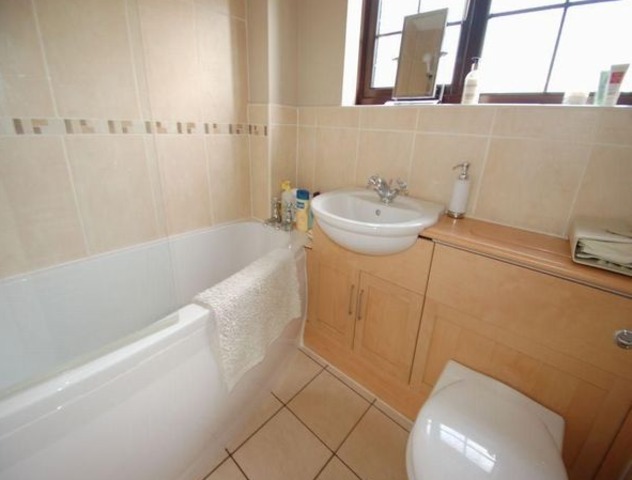  Image of 3 bedroom End of Terrace to rent in Moraunt Close Gosport PO12 at Moraunt Close  Gosport, PO12 4LR
