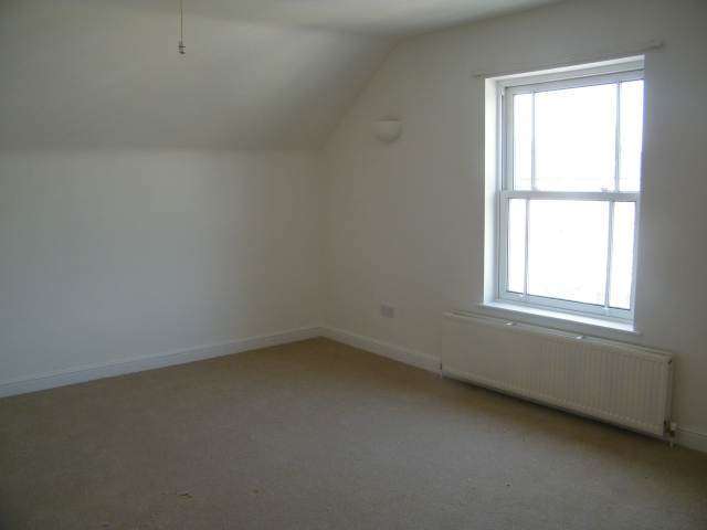  Image of 2 bedroom Flat to rent in Mountfield Road Tunbridge Wells TN1 at Tunbridge Wells Kent Royal Tunbridge Wells, TN1 1SG
