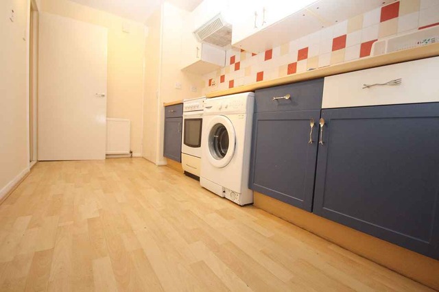  Image of 1 bedroom Flat to rent in Mowbray Rise Livingston EH54 at Dedridge West Lothian West Lothian, EH54 6JW