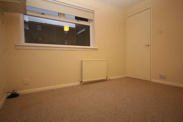  Image of 1 bedroom Flat to rent in Mowbray Rise Livingston EH54 at Dedridge West Lothian West Lothian, EH54 6JW