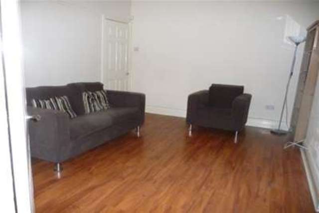  Image of 2 bedroom Flat to rent in Mowbray Street Heaton Newcastle upon Tyne NE6 at Newcastle upon Tyne, NE6 5NL