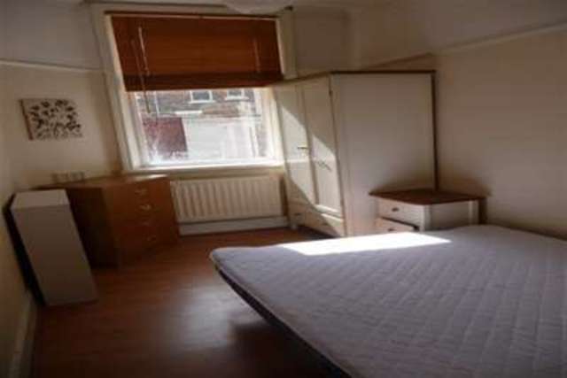  Image of 2 bedroom Flat to rent in Mowbray Street Heaton Newcastle upon Tyne NE6 at Newcastle upon Tyne, NE6 5NY
