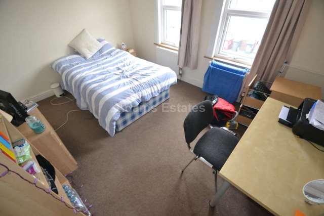  Image of 7 bedroom Terraced house to rent in Norris Road Earley Reading RG6 at Norris Road  Reading, RG6 1NJ