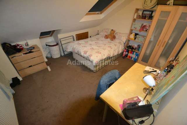  Image of 7 bedroom Terraced house to rent in Norris Road Earley Reading RG6 at Norris Road  Reading, RG6 1NJ