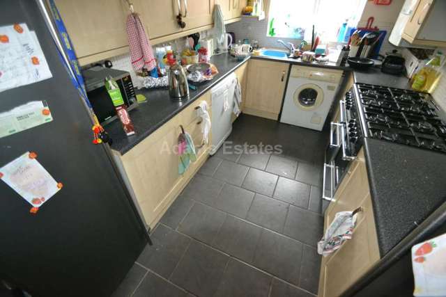  Image of 7 bedroom Terraced house to rent in Norris Road Earley Reading RG6 at Norris Road  Reading, RG6 1NJ