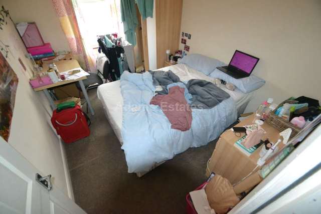  Image of 7 bedroom Terraced house to rent in Norris Road Earley Reading RG6 at Norris Road  Reading, RG6 1NJ