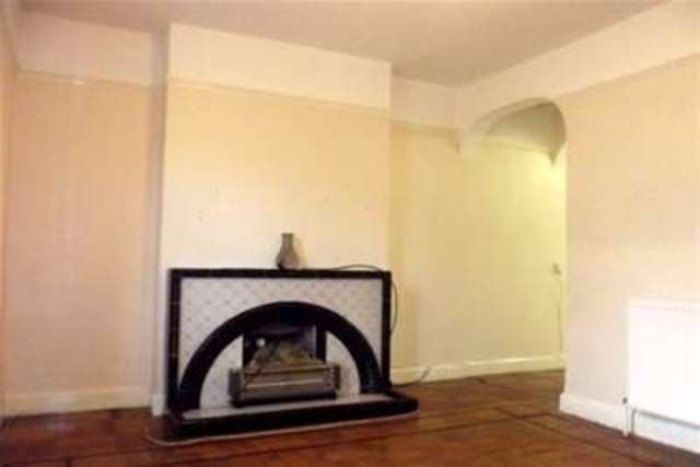  Image of 2 bedroom Detached house to rent in Chingford Avenue London E4 at London, E4 6RG