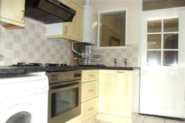  Image of 2 bedroom Detached house to rent in Chingford Avenue London E4 at London, E4 6RG