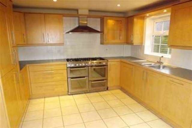  Image of 3 bedroom Detached house to rent in Claydon Road Swindon SN25 at Swindon, SN25 2ED