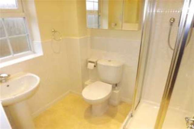  Image of 3 bedroom Detached house to rent in Claydon Road Swindon SN25 at Swindon, SN25 2ED