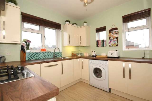  Image of 2 bedroom Maisonette for sale in Old Dean Bovingdon Hemel Hempstead HP3 at Old Dean  Hemel Hempstead, HP3 0EX