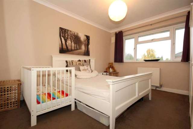  Image of 2 bedroom Maisonette for sale in Old Dean Bovingdon Hemel Hempstead HP3 at Old Dean  Hemel Hempstead, HP3 0EX