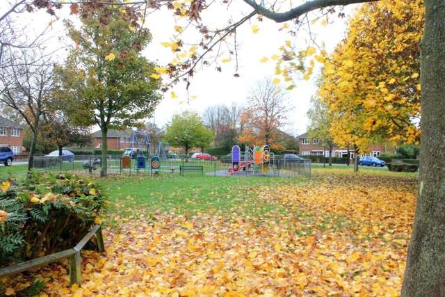  Image of 2 bedroom Maisonette for sale in Old Dean Bovingdon Hemel Hempstead HP3 at Old Dean  Hemel Hempstead, HP3 0EX