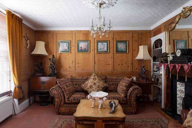  Image of 3 bedroom Town House for sale in High Street Portsmouth PO1 at Old Portsmouth  Hampshire, PO1 2HW