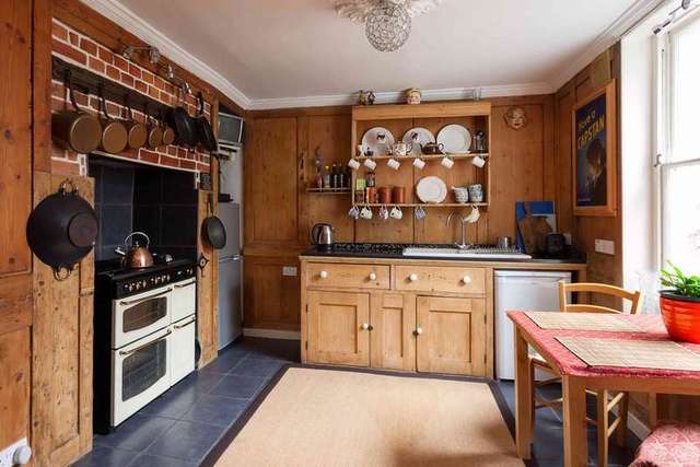  Image of 3 bedroom Town House for sale in High Street Portsmouth PO1 at Old Portsmouth  Hampshire, PO1 2HW