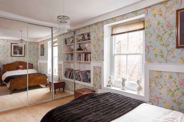  Image of 3 bedroom Town House for sale in High Street Portsmouth PO1 at Old Portsmouth  Hampshire, PO1 2HW