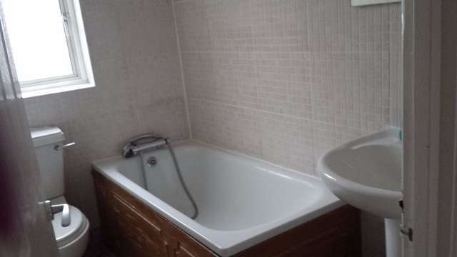  Image of 1 bedroom Flat to rent in Oldfield Lane North Greenford UB6 at Oldfield North  Greenford, UB6 8PN