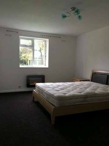  Image of 1 bedroom Flat to rent in Oldfield Lane North Greenford UB6 at Oldfield North  Greenford, UB6 8PN