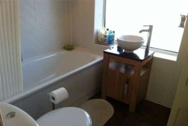  Image of 3 bedroom Detached house to rent in Olorenshaw Road Sheldon Birmingham B26 at Birmingham, B26 3ND