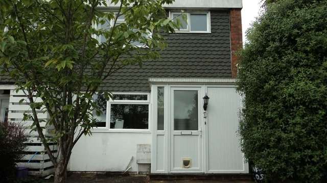 Image of 1 bedroom House Share to rent in Windsor Close Guildford GU2 at Windsor Close Onslow Village Guildford, GU2 7QU