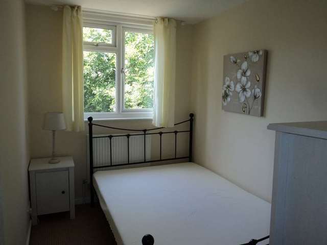  Image of 1 bedroom House Share to rent in Windsor Close Guildford GU2 at Windsor Close Onslow Village Guildford, GU2 7QU