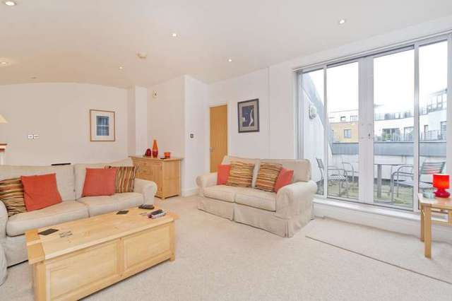  Image of 2 bedroom Flat to rent in Owen Street London EC1V at Angel London Angel, EC1V 7JW