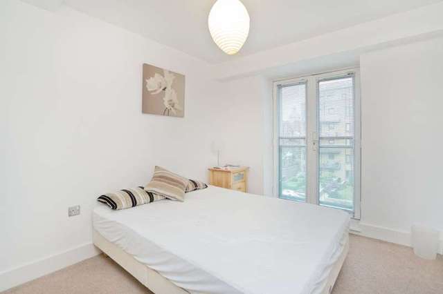  Image of 2 bedroom Flat to rent in Owen Street London EC1V at Angel London Angel, EC1V 7JW