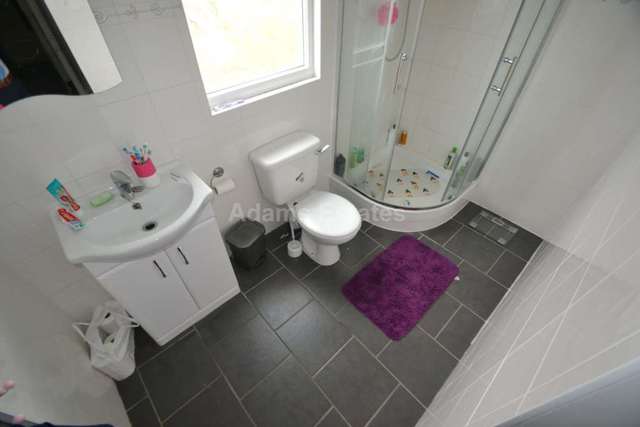  Image of 7 bedroom Terraced house to rent in Palmer Park Avenue Earley Reading RG6 at Palmer Park Avenue  Reading, RG6 1DN