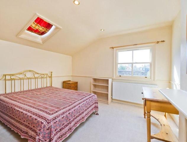  Image of 3 bedroom Flat to rent in Pandora Road London NW6 at West Hampstead, NW6 1TR