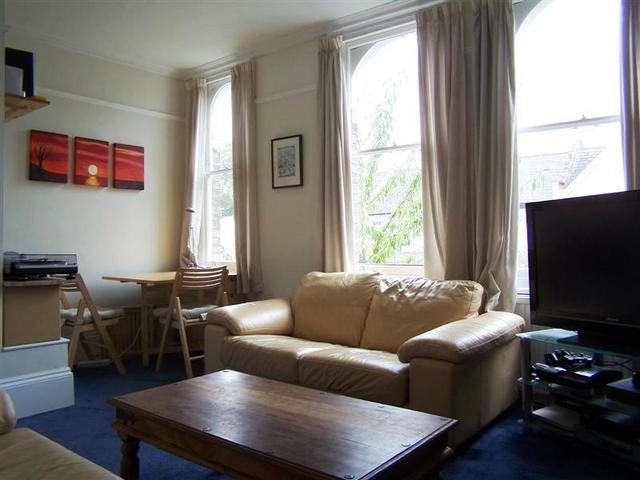  Image of 1 bedroom Property to rent in Park Road London N8 at Crouch End, N8 8JT