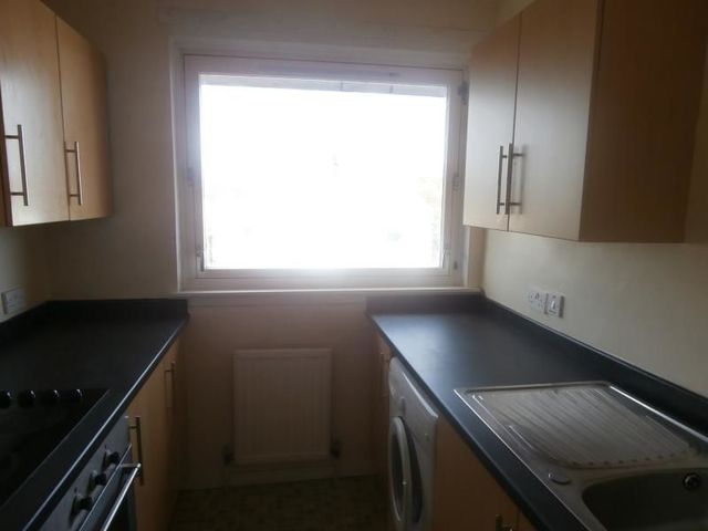  Image of 2 bedroom Flat to rent in Park Terrace East Kilbride Glasgow G74 at East Kilbride South Lanarkshire South Lanarkshire, G74 1BN