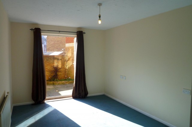  Image of 2 bedroom Flat to rent in Handel Road Southampton SO15 at 5 Handel Road  Southampton, SO15 2NY