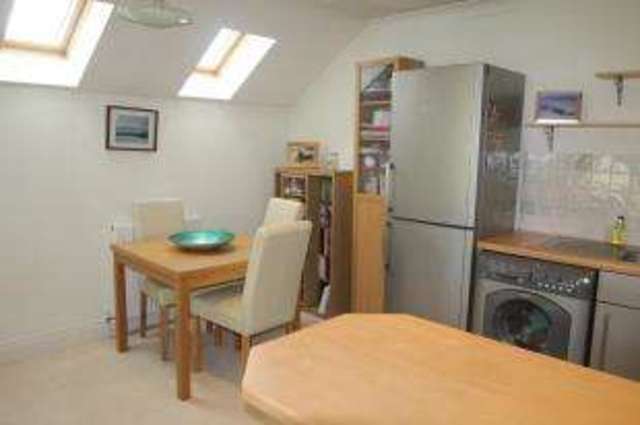  Image of 2 bedroom Flat for sale in Rose Hill Sutton SM1 at 42 Rose Hill Sutton Morden, SM1 3ET