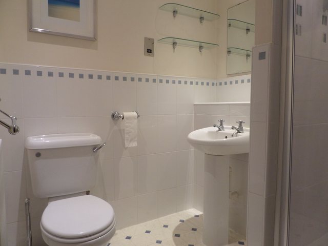  Image of 2 bedroom Flat to rent in Templeton Drive Fearnhead Warrington WA2 at Templeton Drive Fearnhead Fearnhead, WA2 0WW