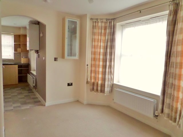  Image of 2 bedroom Flat to rent in Templeton Drive Fearnhead Warrington WA2 at Templeton Drive Fearnhead Fearnhead, WA2 0WW