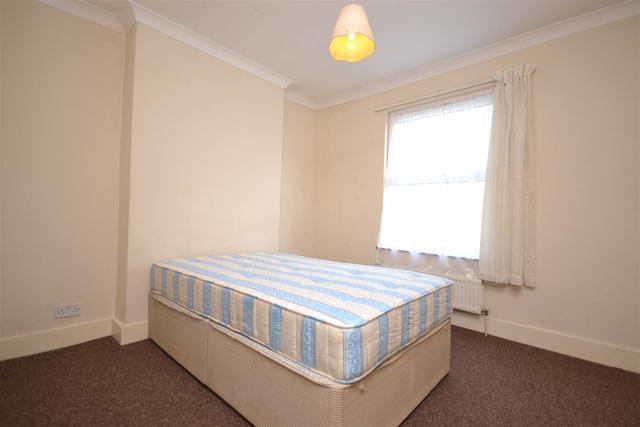  Image of 3 bedroom Property to rent in Pembroke Road London N10 at Muswell Hill, N10 2HR