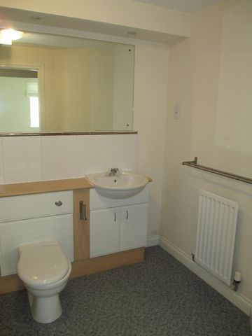  Image of 2 bedroom Flat to rent in Pilrig Heights Edinburgh EH6 at Broughton Edinburgh Edinburgh, EH6 5BB