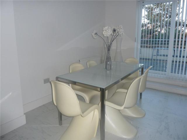  Image of 2 bedroom Flat to rent in Pinkhill Edinburgh EH12 at Corstorphine Edinburgh Edinburgh, EH12 7FA