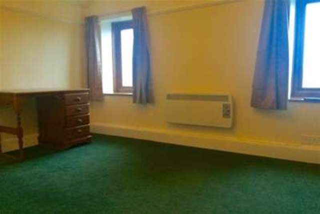  Image of 1 bedroom Flat to rent in Polsham Park Paignton TQ3 at Paignton, TQ3 2AD