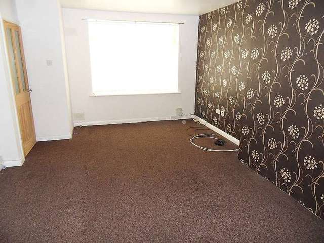  Image of 2 bedroom Property to rent in Pool Farm Road Acocks Green Birmingham B27 at POOL FARM ROAD  BIRMINGHAM, B27 7HD