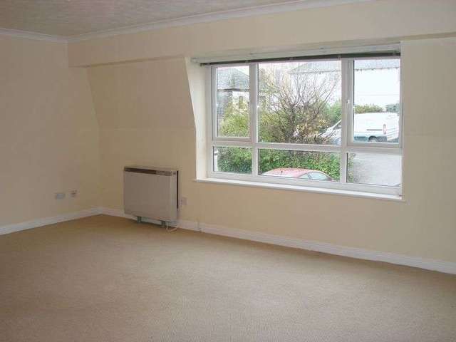  Image of Flat to rent in Pound Street Liskeard PL14 at Pound Street  Liskeard, PL14 3JS