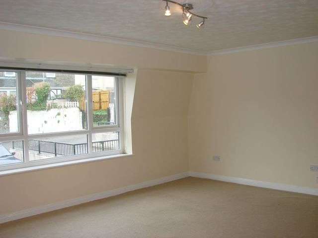  Image of Flat to rent in Pound Street Liskeard PL14 at Pound Street  Liskeard, PL14 3JS