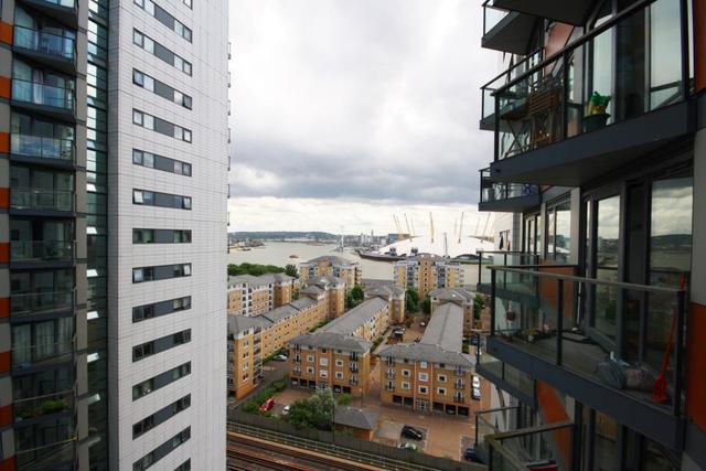  Image of 2 bedroom Apartment for sale in Blackwall Way London E14 at Canary Wharf, E14 9GN
