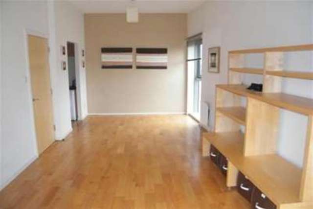  Image of 2 bedroom Flat to rent in Queen Elizabeth Gardens Glasgow G5 at Glasgow, G5 0UE