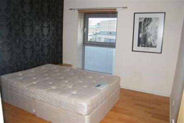  Image of 2 bedroom Flat to rent in Queen Elizabeth Gardens Glasgow G5 at Glasgow, G5 0UE