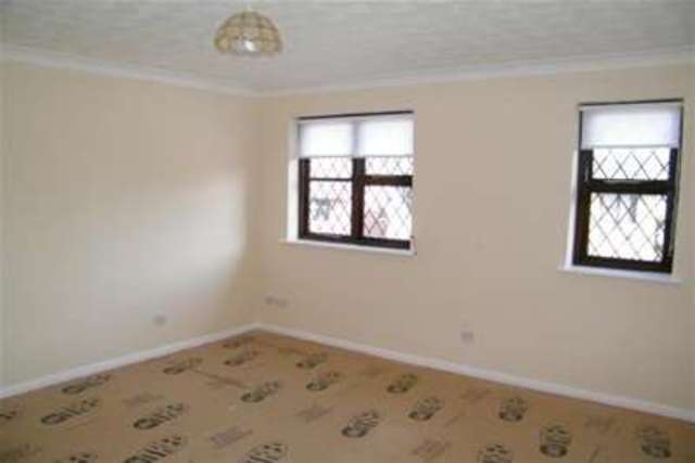 Image of 1 bedroom Flat to rent in Portman Drive Billericay CM12 at Billericay, CM12 0PE