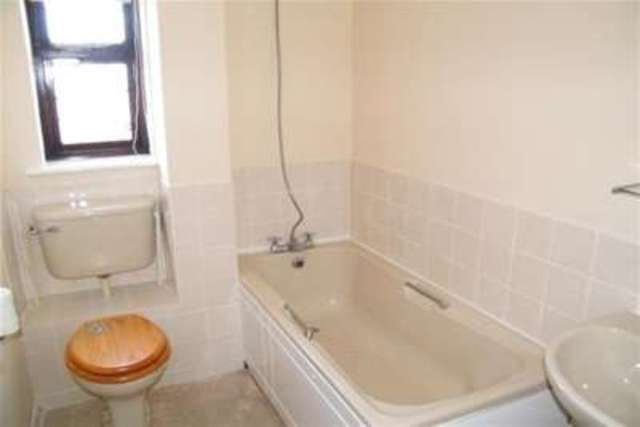 Image of 1 bedroom Flat to rent in Portman Drive Billericay CM12 at Billericay, CM12 0PE