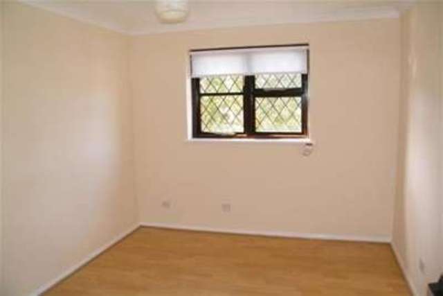  Image of 1 bedroom Flat to rent in Portman Drive Billericay CM12 at Billericay, CM12 0PE