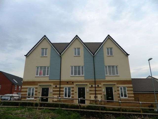  Image of 3 bedroom Terraced house to rent in Regents Walk Bridgwater TA6 at Regents Walk  Bridgwater, TA6 4FZ